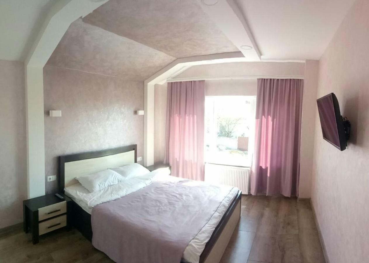 Villa Royal House Kam'janec'-Podil's'kyj Esterno foto